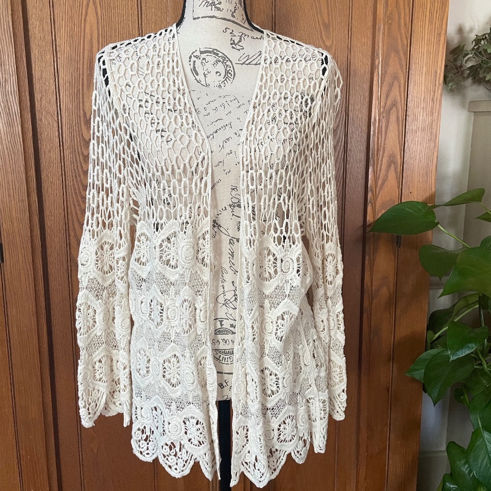 Crochet lace cover up NWOT
